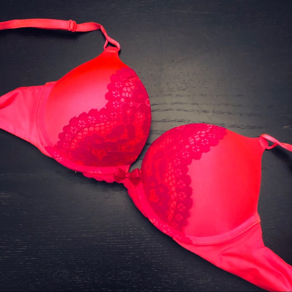 Victoria’s Secret Bombshell Miraculous Plunge Bra